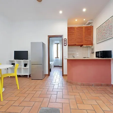 Apartamento Homs In By Halldis Roma