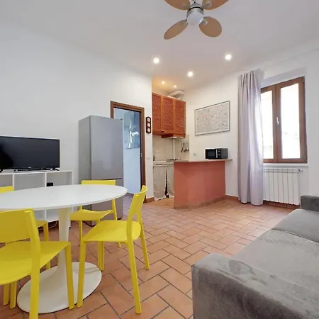 Apartamento Homs In By Halldis Roma