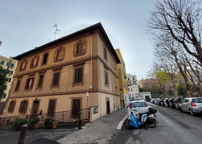 Homs In By Halldis *